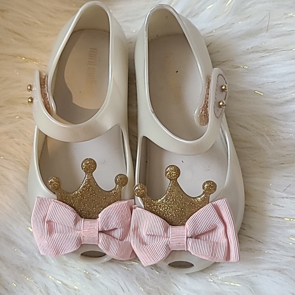 Mini Melissa Cream Sandals with Gold Crown and Pink Bow